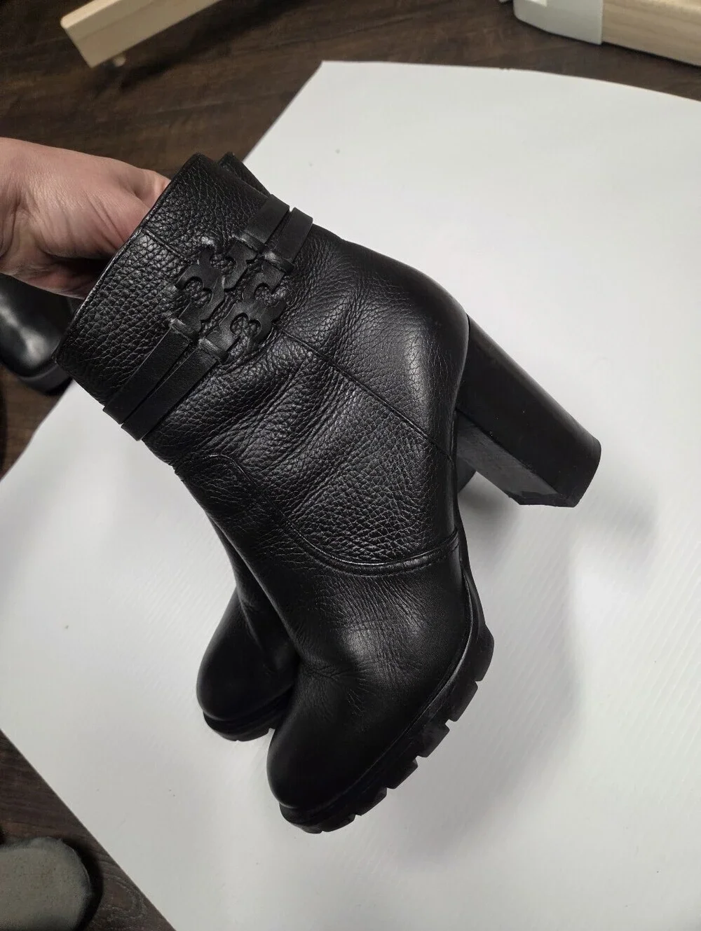 Tory Burch Women Leigh Black Leather Dress Logo Heel Zip Ankle Boots sz 8.5